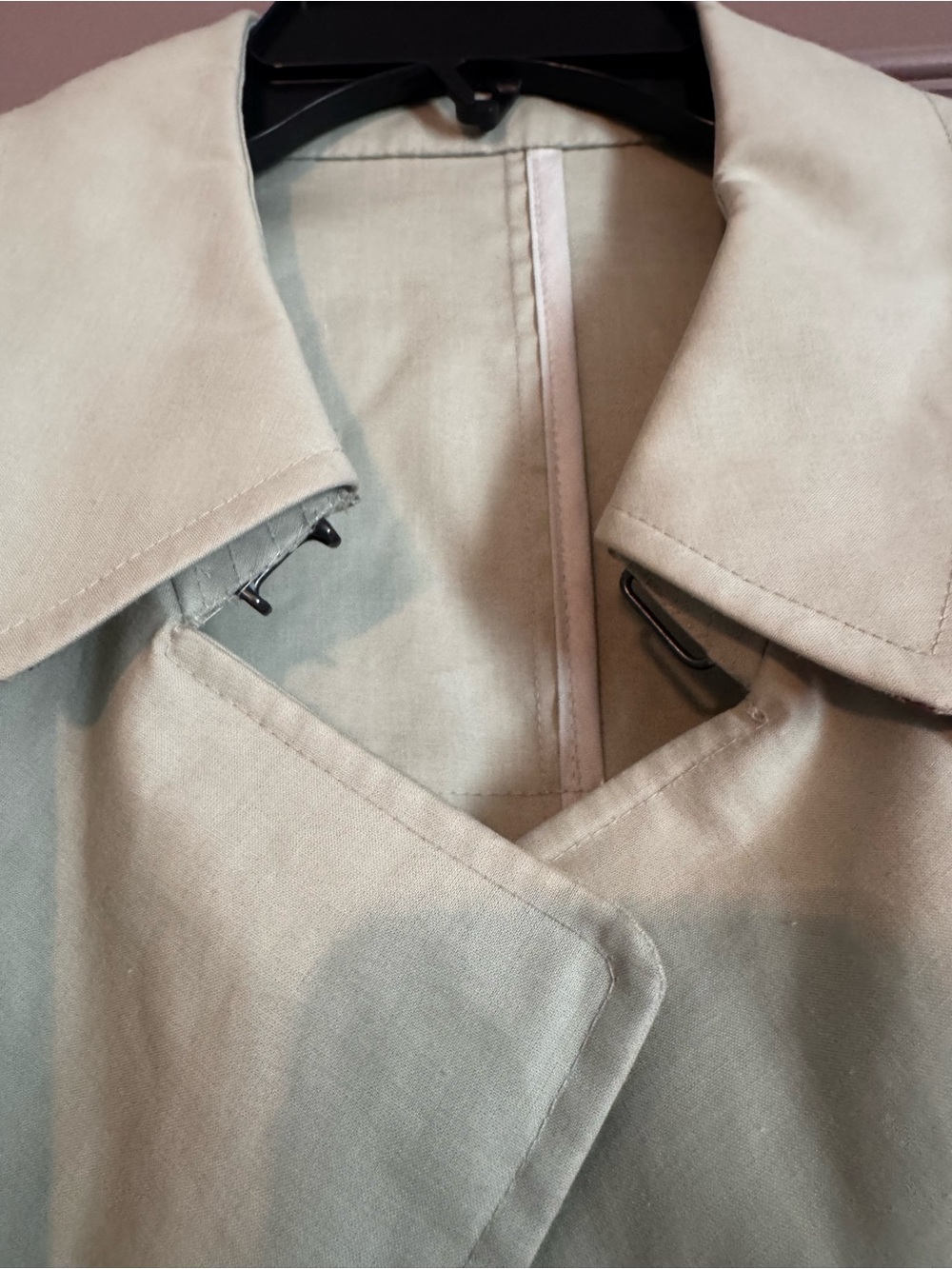 Burberry Cream Coat with Black Logo Patch - Picture 2 of 9